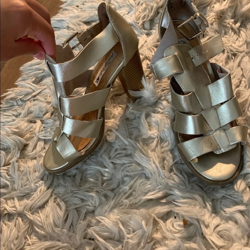 Heels - Picture 2 of 4